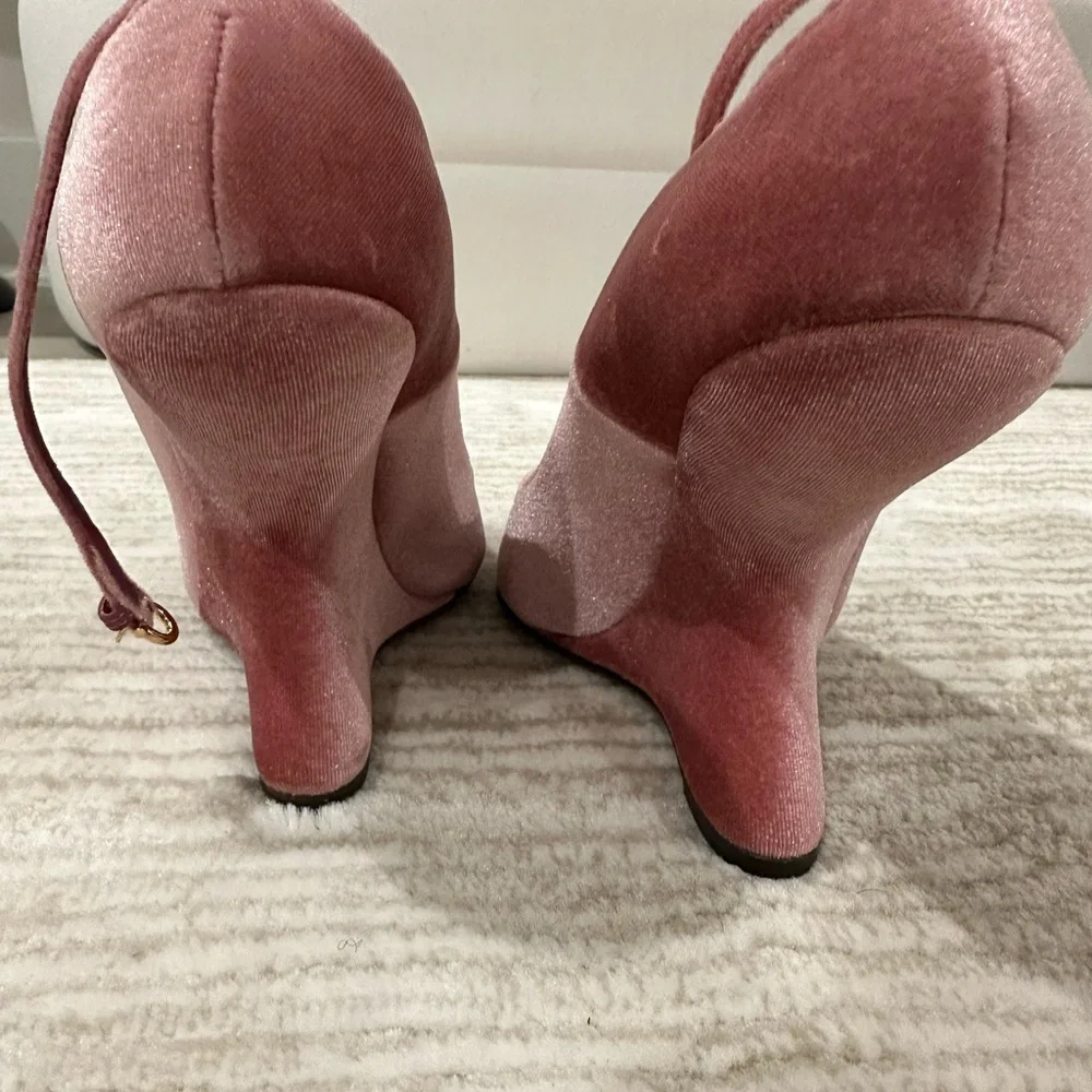 Salvatore Ferragamo Pink arch Heels - Picture 4 of 4